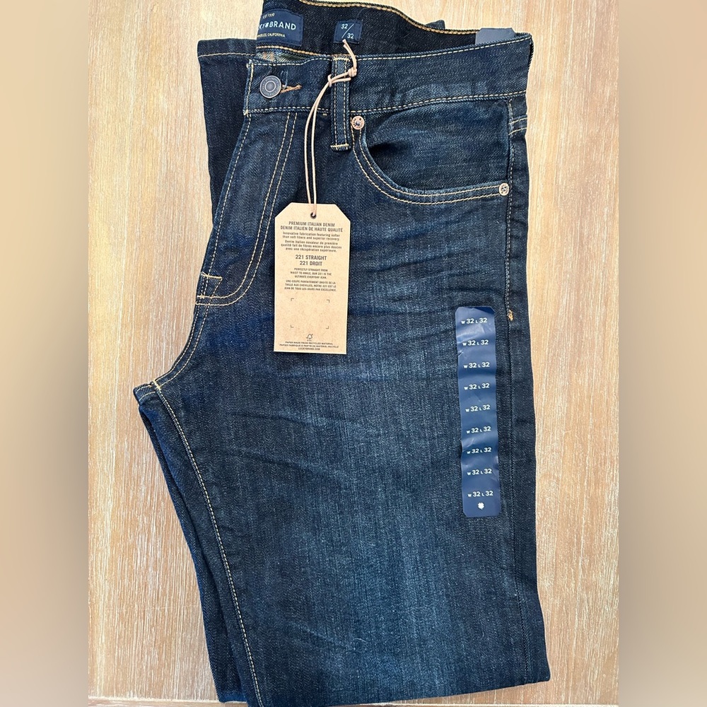 Men’s Luck Brand jean. NWT, Med dark wash